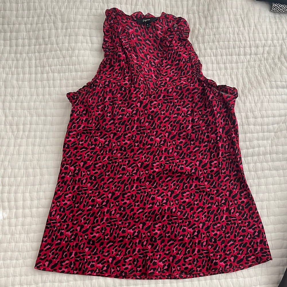 V-neck Leopard Shell